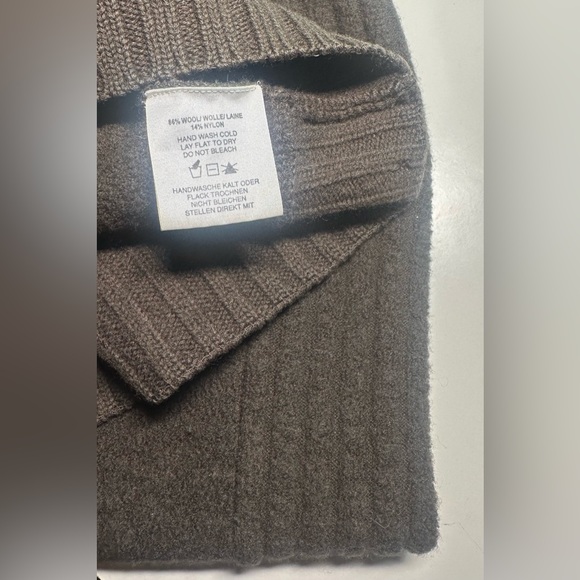 Men’s Burton wool sweater, Medium - Picture 4 of 4